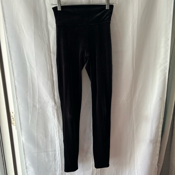NWOT SPANX VELVET LEGGINGS Black SZ S /P. - Picture 2 of 10